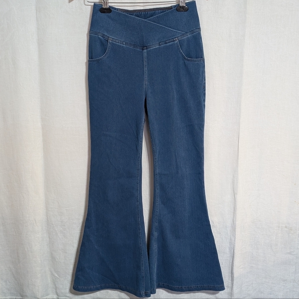 Women’s Blue High-Waist Flared Jeans